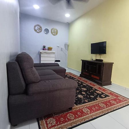 Ebnur Homestay Arau Exterior foto