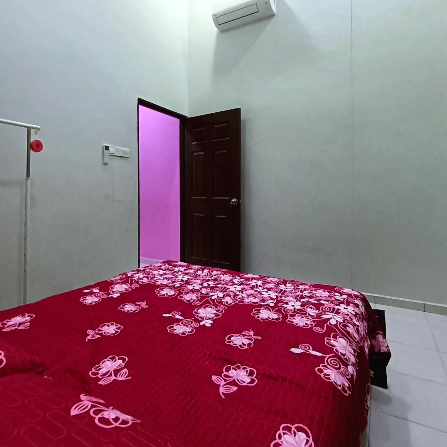 Ebnur Homestay Arau Exterior foto