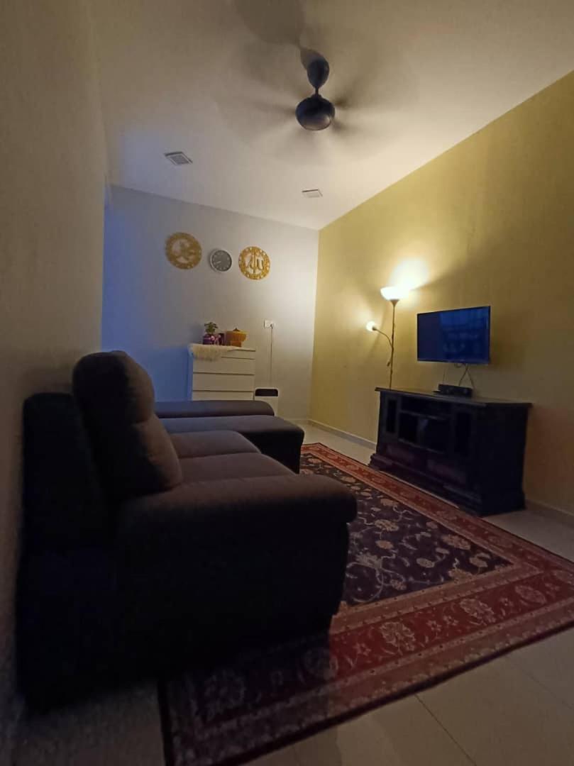 Ebnur Homestay Arau Exterior foto